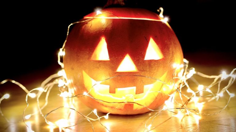 Sustainable Halloween Decoration Ideas You Can Make Yourself