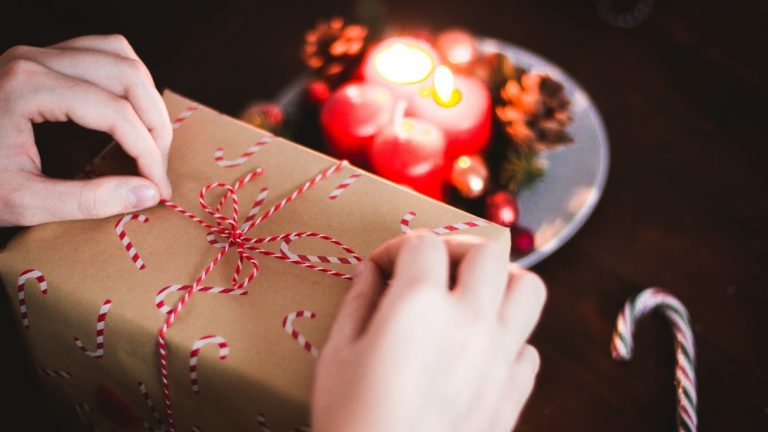 Go Green This Holiday Season: How to Be More Eco-friendly During the Holidays