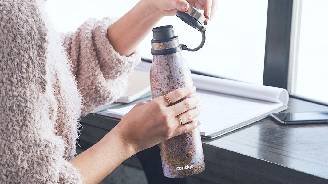 common questions about contigo water bottles