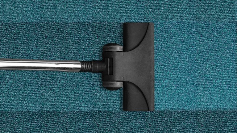 How to Fix a Smelly Carpet Using Baking Soda