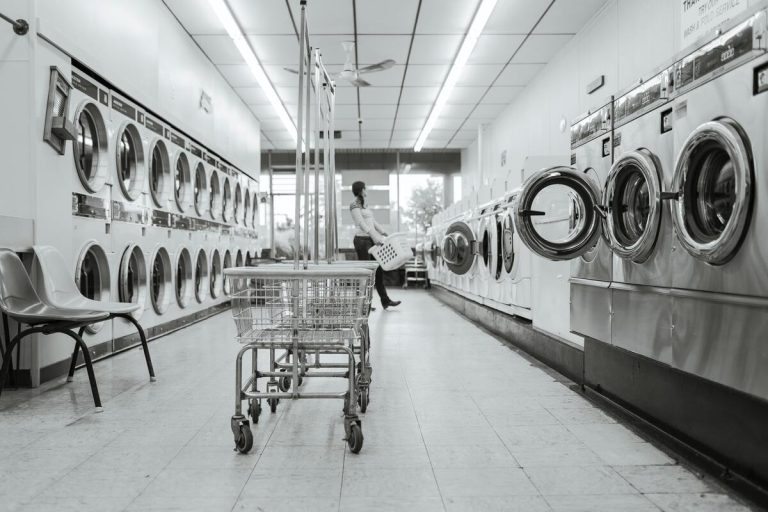 Is It More Sustainable to Use a Laundromat or Wash Your Clothes at Home?